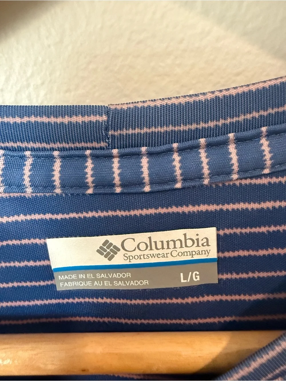 Columbia PFG Long Sleeve Fishing Shirt Rash Guard Blue Pink Stripe Floral Large
